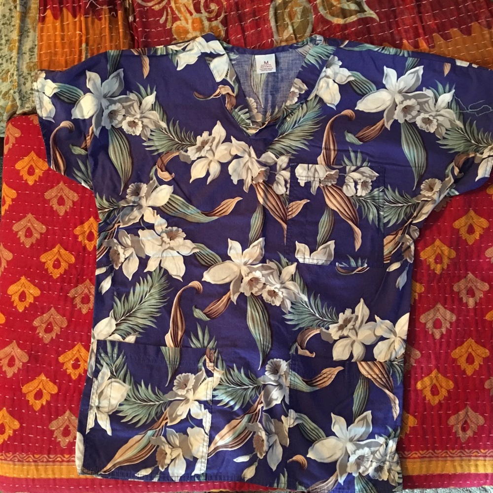 S.C.R.U.B.S. Short-sleeved V-neck Top